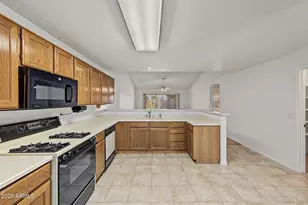 20832 N 109th Dr, Peoria, AZ 85373 - Photo 17