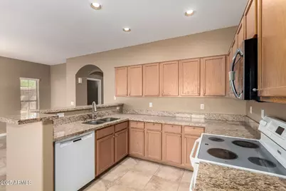 560 E Rainbow Drive, Chandler, AZ 85249 - Photo 17
