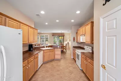 18658 N Paloma Court, Surprise, AZ 85387 - Photo 17