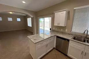 12170 W Yavapai Ln, Avondale, AZ 85323 - Photo 3