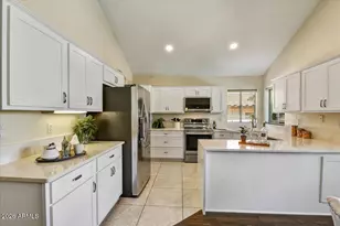 2928 E Pontiac Dr, Phoenix, AZ 85050 - Photo 5