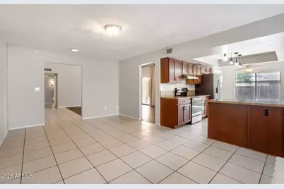 5409 W Desert Hills Drive, Glendale, AZ 85304 - Photo 11