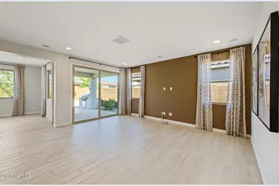 8924 W Vermont Avenue, Glendale, AZ 85305 - Photo 9