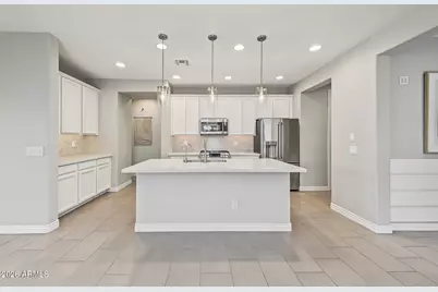 8918 W Vermont Avenue, Glendale, AZ 85305 - Photo 9