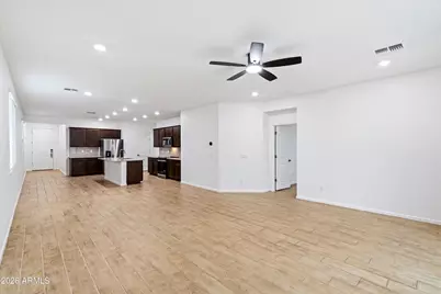 18148 W Daley Lane, Surprise, AZ 85387 - Photo 11