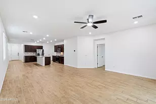 18148 W Daley Ln, Surprise, AZ 85387 - Photo 11