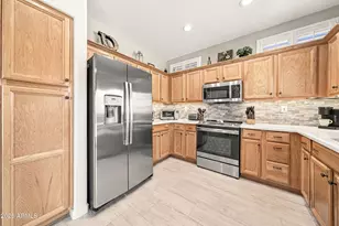 13664 W Ravenswood Dr, Sun City West, AZ 85375 - Photo 9