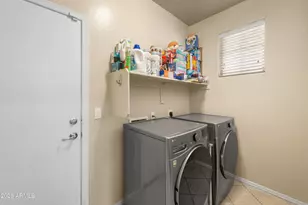 862 S Colonial Dr, Gilbert, AZ 85296 - Photo 23
