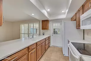 8702 E Angus Dr, Scottsdale, AZ 85251 - Photo 9