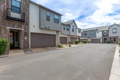 3200 N 39th Street #Unit 30, Phoenix, AZ 85018 - Photo 3