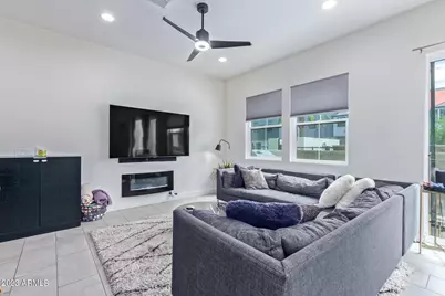 3200 N 39th Street #Unit 30, Phoenix, AZ 85018 - Photo 5