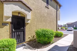 2725 E Mine Creek Rd, Phoenix, AZ 85024 - Photo 17