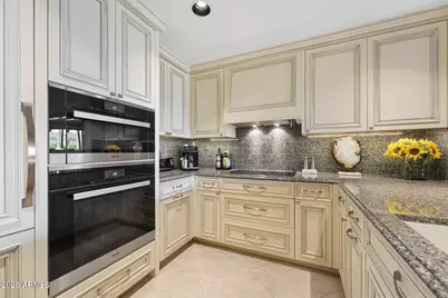36601 N Mule Train Road #D15, Carefree, AZ 85377 - Photo 5