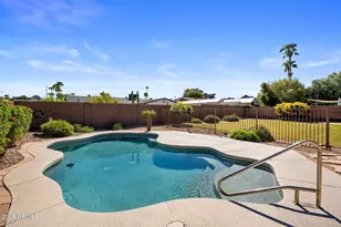 2543 E Mercer Ln, Phoenix, AZ 85028 - Photo 29