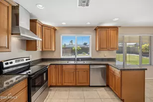 2543 E Mercer Ln, Phoenix, AZ 85028 - Photo 15