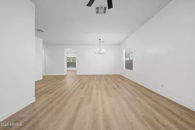 41008 N Republic Way, Anthem, AZ 85086 - Photo 11