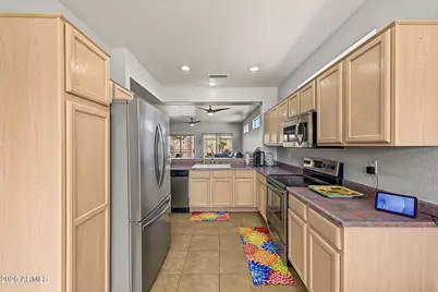 16228 W Cactus Valley Lane, Surprise, AZ 85374 - Photo 9
