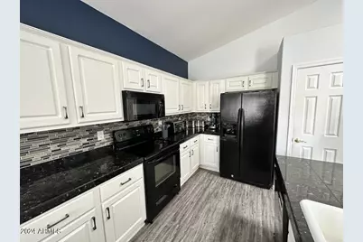 22834 N 24th Place, Phoenix, AZ 85024 - Photo 3