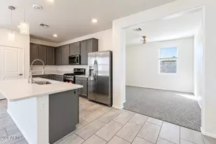2435 W Kowalsky Ln, Phoenix, AZ 85041 - Photo 17