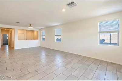 2435 W Kowalsky Lane, Phoenix, AZ 85041 - Photo 11