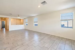 2435 W Kowalsky Ln, Phoenix, AZ 85041 - Photo 11