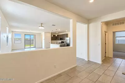 2435 W Kowalsky Lane, Phoenix, AZ 85041 - Photo 5