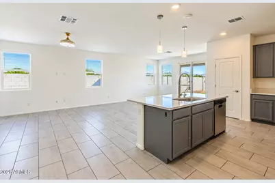2435 W Kowalsky Lane, Phoenix, AZ 85041 - Photo 13