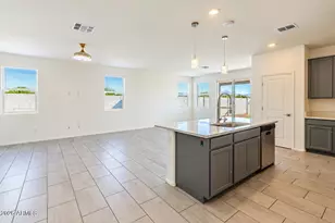 2435 W Kowalsky Ln, Phoenix, AZ 85041 - Photo 13