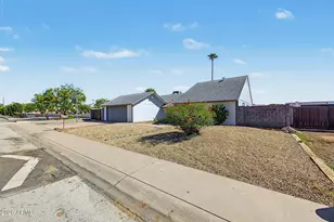 4401 W Gelding Dr, Glendale, AZ 85306 - Photo 5