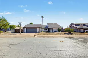 4401 W Gelding Dr, Glendale, AZ 85306 - Photo 3