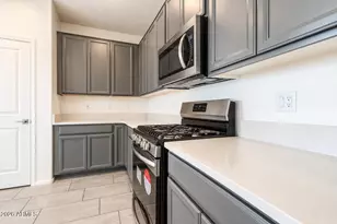 2435 W Kowalsky Ln, Phoenix, AZ 85041 - Photo 7