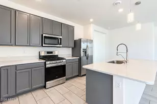 2435 W Kowalsky Ln, Phoenix, AZ 85041 - Photo 9