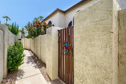 8825 S 51st Street S #1, Phoenix, AZ 85044 - Photo 3