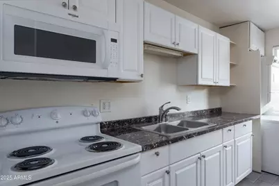 9450 N 17th Avenue, Phoenix, AZ 85021 - Photo 17