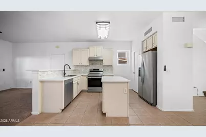 7245 S 41st Drive, Phoenix, AZ 85041 - Photo 3