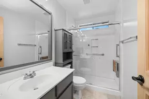 7245 S 41st Dr, Phoenix, AZ 85041 - Photo 25