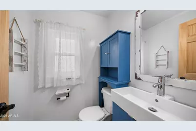 7245 S 41st Drive, Phoenix, AZ 85041 - Photo 15