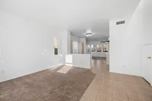 7245 S 41st Dr, Phoenix, AZ 85041 - Photo 9