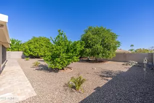 16846 N Meadow Park Dr, Sun City, AZ 85351 - Photo 29