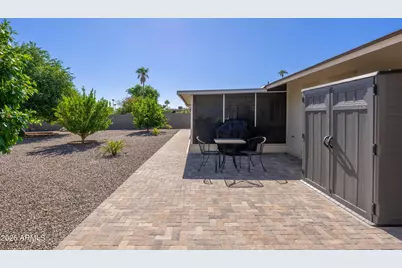 16846 N Meadow Park Drive, Sun City, AZ 85351 - Photo 33