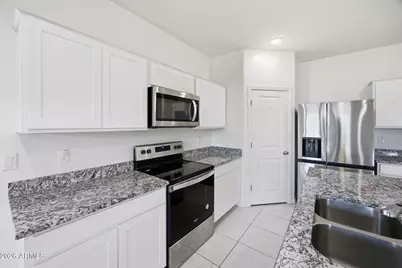 9615 W Albeniz Place, Tolleson, AZ 85353 - Photo 7