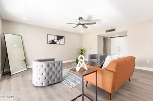 18442 N 104th Ave, Sun City, AZ 85373 - Photo 11