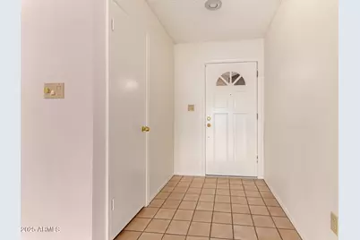 5860 W Saragosa Street, Chandler, AZ 85226 - Photo 5