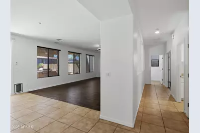 9011 W Red Fox Road, Peoria, AZ 85383 - Photo 11