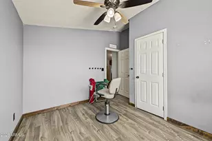 7810 W Peoria Ave, Peoria, AZ 85345 - Photo 23