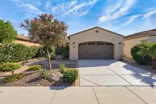 253 E Alcatara Ave, Queen Creek, AZ 85140 - Photo 3