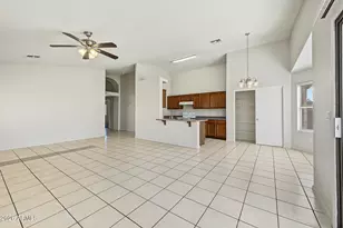 5458 N 77th Dr, Glendale, AZ 85303 - Photo 7