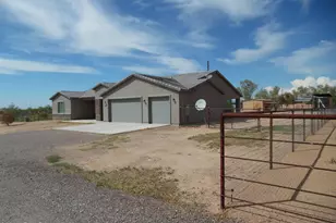 21032 W Shasta St, Buckeye, AZ 85326 - Photo 3
