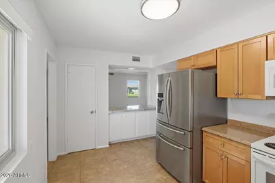 10916 W Peoria Avenue, Sun City, AZ 85351 - Photo 21