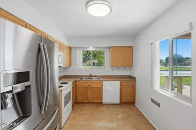 10916 W Peoria Avenue, Sun City, AZ 85351 - Photo 19